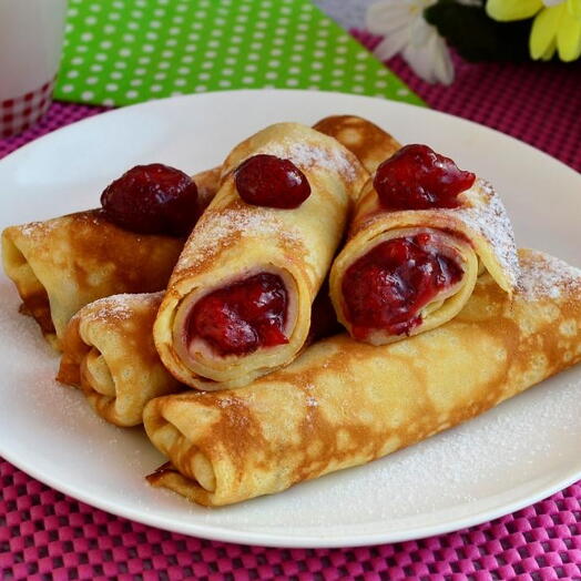 Блины с ягодной начинкой