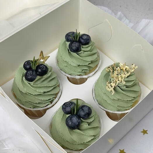 Капкейки на 23 февраля с топпером со свежей голубикой папе мужу любимому парню