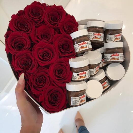 Flowers + mini Nutellas in a box