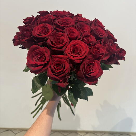 Букет из бархатных роз 25шт 50см