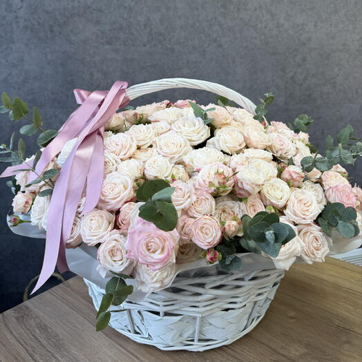 Корзина из Кустовых Роз