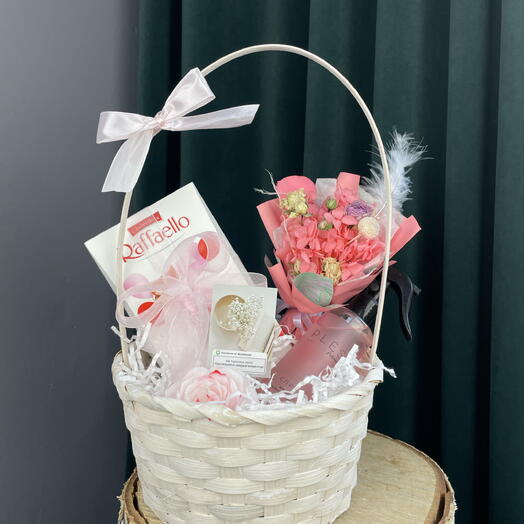 Подарочная корзинка