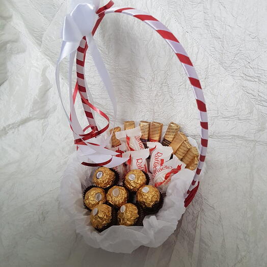 Корзинка Ферреро Ferrero, Рафаэлло Raffaello,  мерси merci