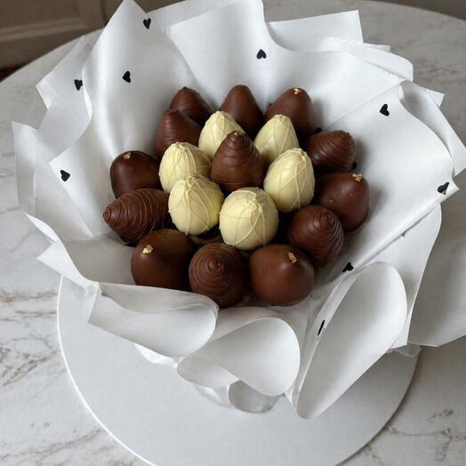 Elegant Chocolate Strawberry Bouquet