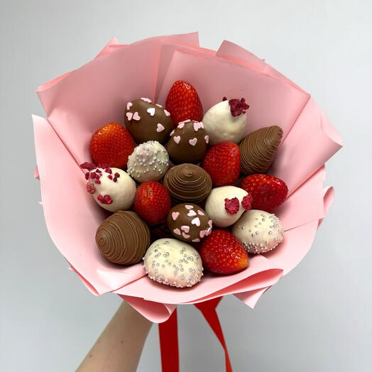 Romantic Pink Strawberry   Chocolate Bouquet