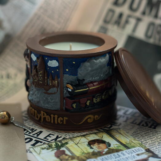 Свеча с ароматом кедра, нероли и "Философский камень"