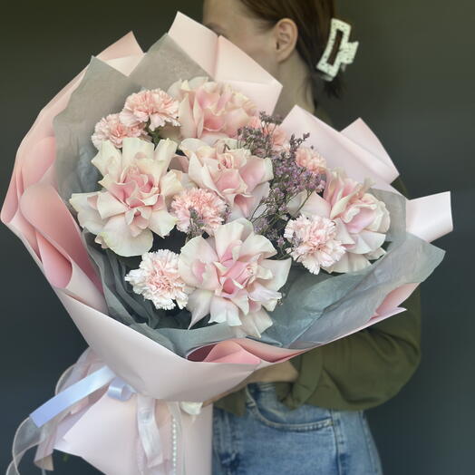 Розовые Розы и диантусы 🌸