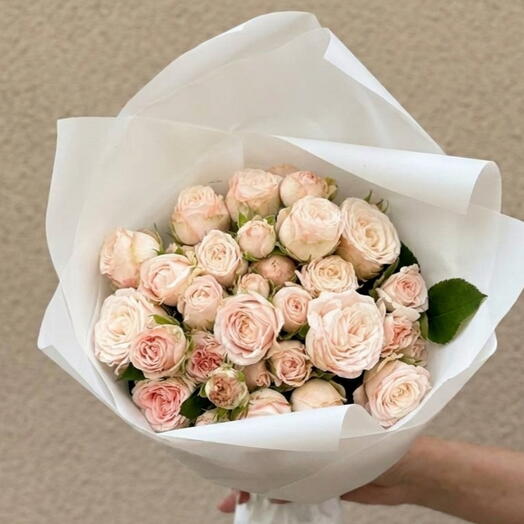 Нежный букет из 10 кустовых пионовидных роз «мадам бомбастик» 🌸🌸🌸