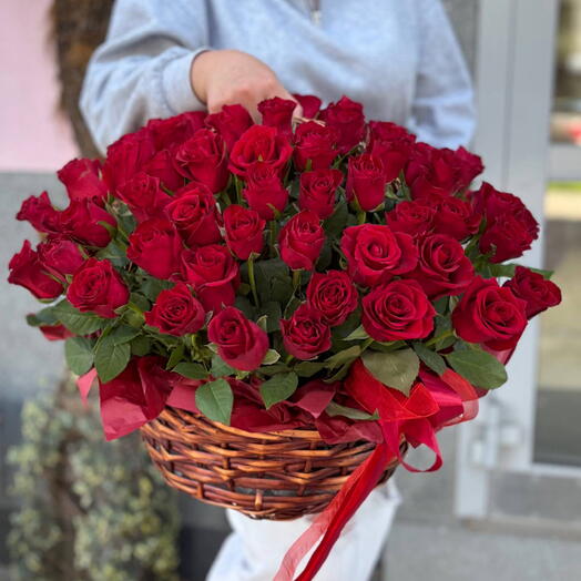 Корзина из 85 роз Кения