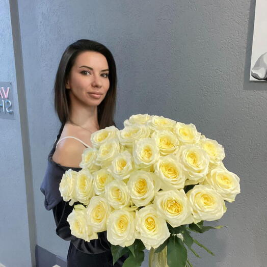 Роза крупная
