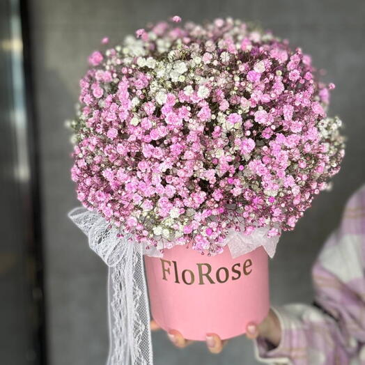 Композиция из гипсофил в шляпной коробке 🌸