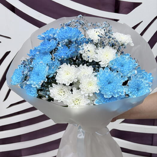 Монобукет из хризантем с гипсофилой💙