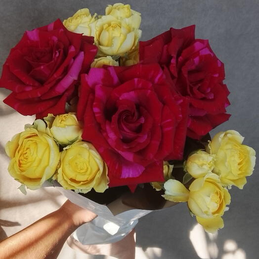 Розы пионовидные️💛