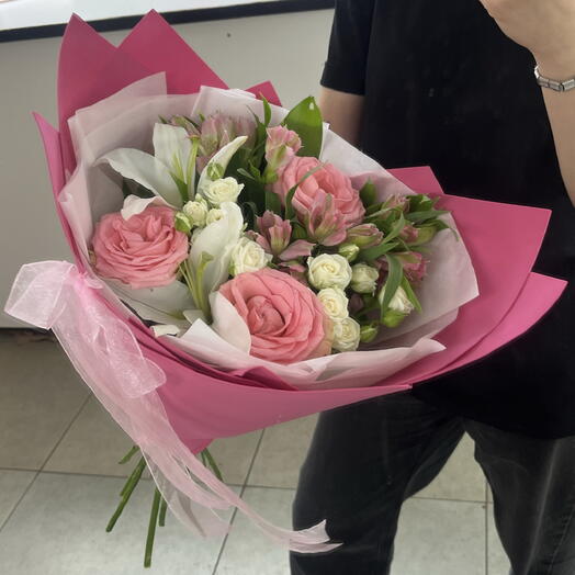 Букет с розами и лилиями 💖