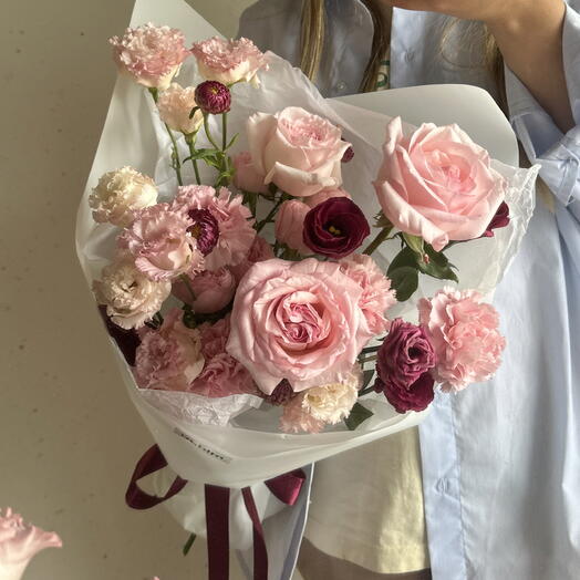 Букет «любимая нежность» с пионовидными розами и эустомой 💕