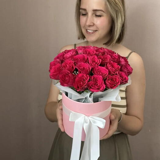 Коробка из 35 роз малиновых (Кериса)