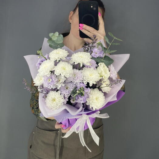 Композиция нежная 💜 ароматная лаванда 🌿 кустовая хризантема 🌸 эвкалипт 🍀