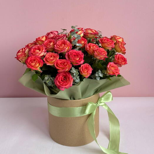 Композиция из кустовых роз и эвкалипта в коррекцию🧡🌿