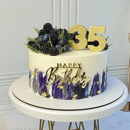 Торт на день рождения,юбилей с ягодой, ежевикой, голубикой «Happy Birthday