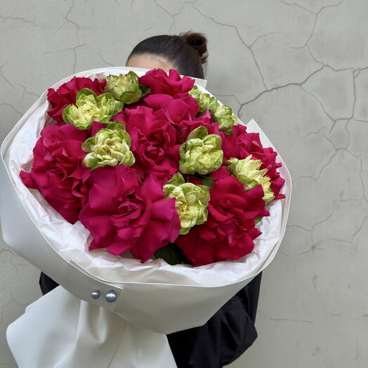 PREMIUM BOUQUET Букет из французской розы и пионовидной розы ВЕГГИ