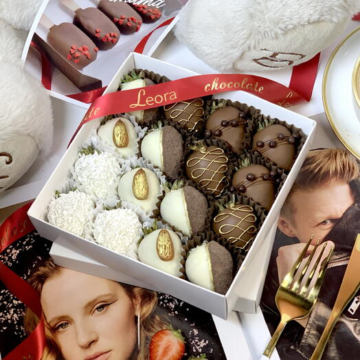 Клубника в шоколаде 9-16 шт. Подарочный набор 5510. Leora-chocolate