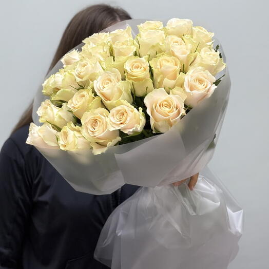 Кремовые розы 25 штук