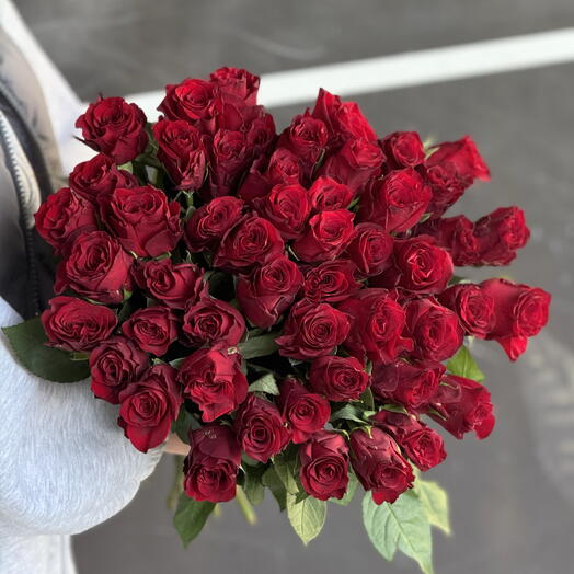 Монобукет из 55 красных роз