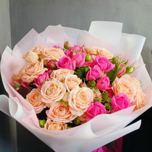 Букет кустовых роз микс 🧡