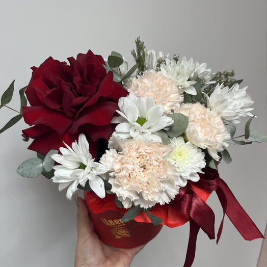 Композиция с красной розой