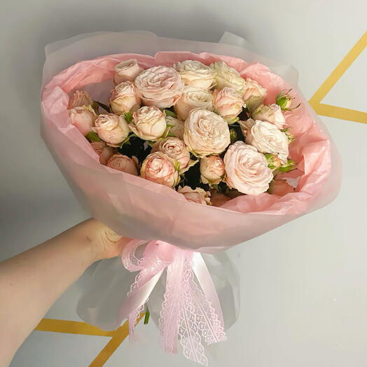 Букет с пионовидной кустовой розой 🌺