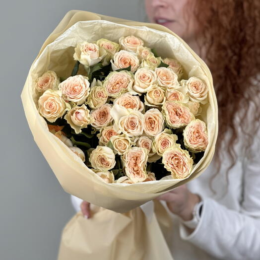 Букет из 9 кустовых роз Сансера